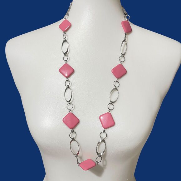 Chunky Pink Acrylic Necklace Silver Tone Rings Square Bead Retro Mod Geometric - Picture 5 of 5
